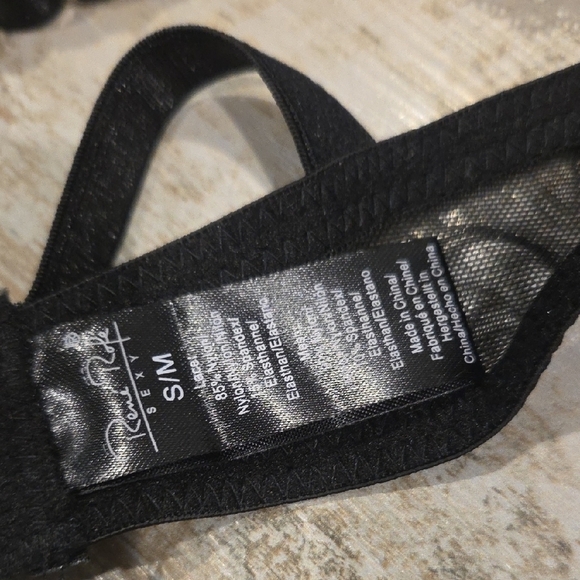 Rene Rofe Elegant Black Lace Bra - Picture 7 of 7